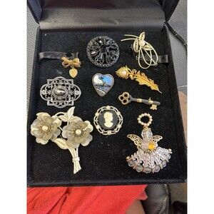 Avon plus Unmarked Vintage Brooches Pins Jewelry